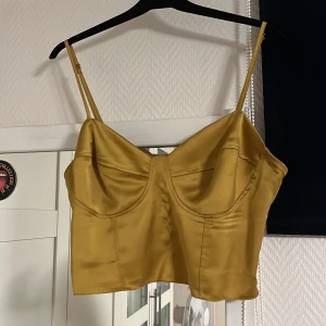 gult linne - Gult linne från Asos  60kr +frakt