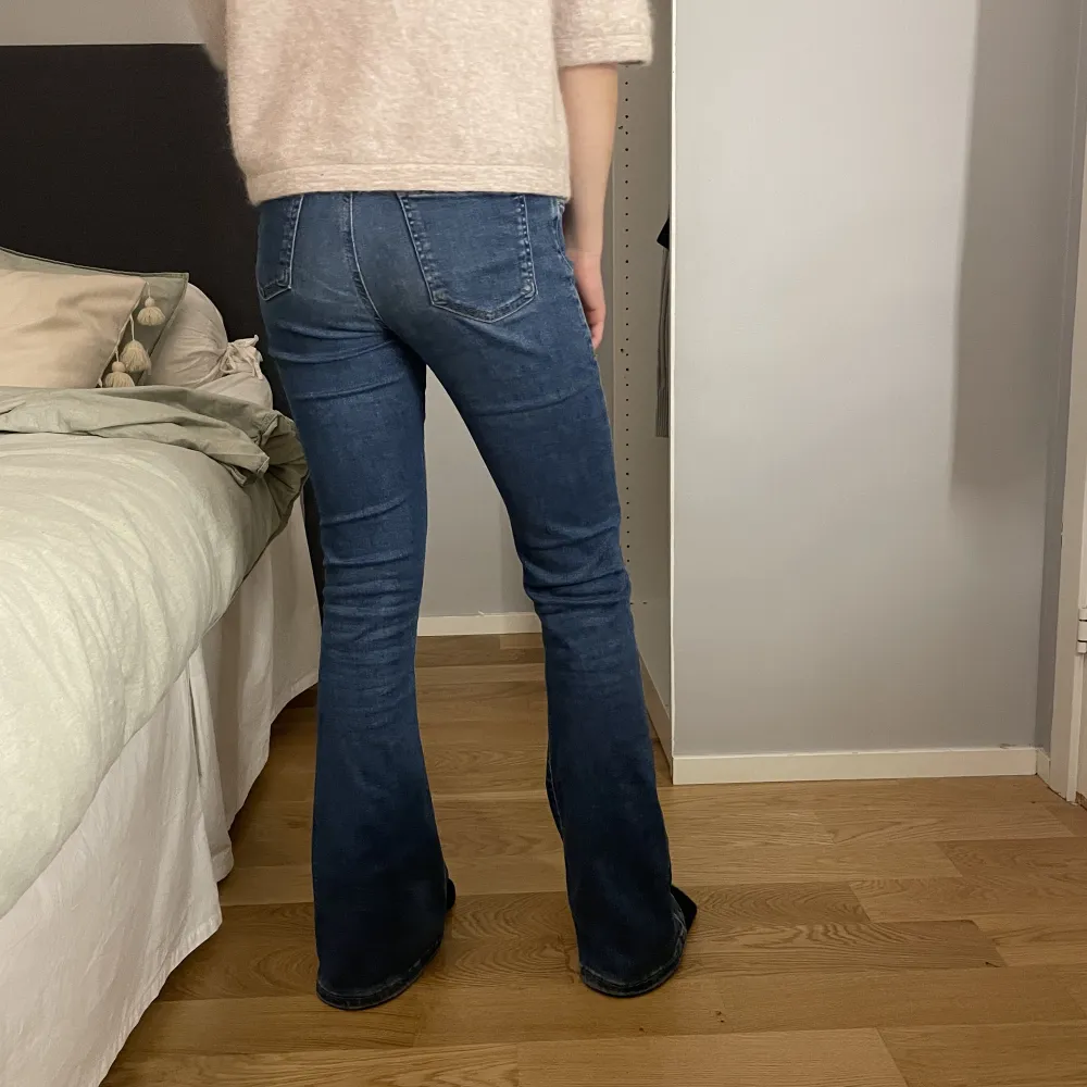 Snygga Bootcut jeans från bik bok! Bra skick och sköna!💖. Jeans & Byxor.