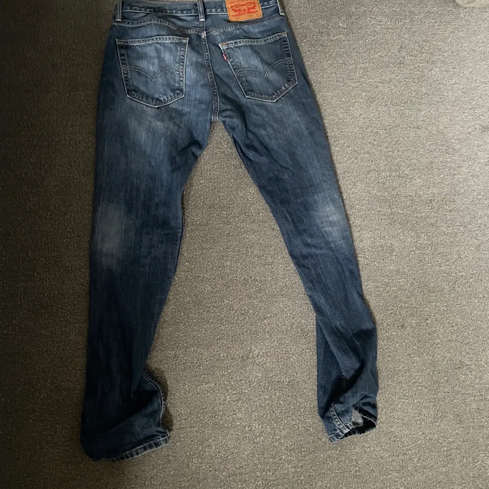 Snygga blå slim fit jeans, modell 511 från Levis. . Jeans & Byxor.