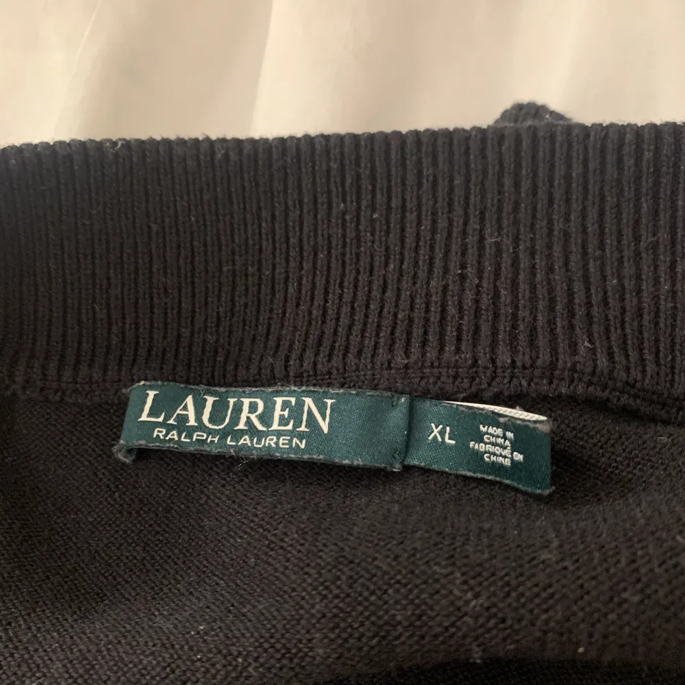 Jätte söt svart stickad tröja från Ralph Lauren 💞. Stickat.