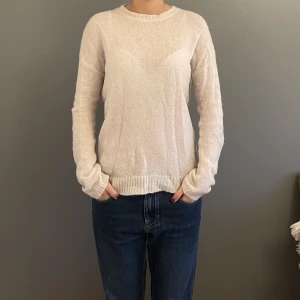 Mohair/ ull - stickad tröja - Stickad tröja från märket Gestuz. Storlek s - mohair/ ull blandning - jag är 171cm lång - vid frågor eller funderingar är det bara att skriva!