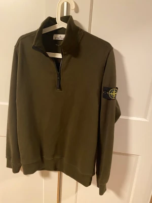 Stone Island tröja - Helt ny, kvitto finns Storlek: S Nypris: 3199kr