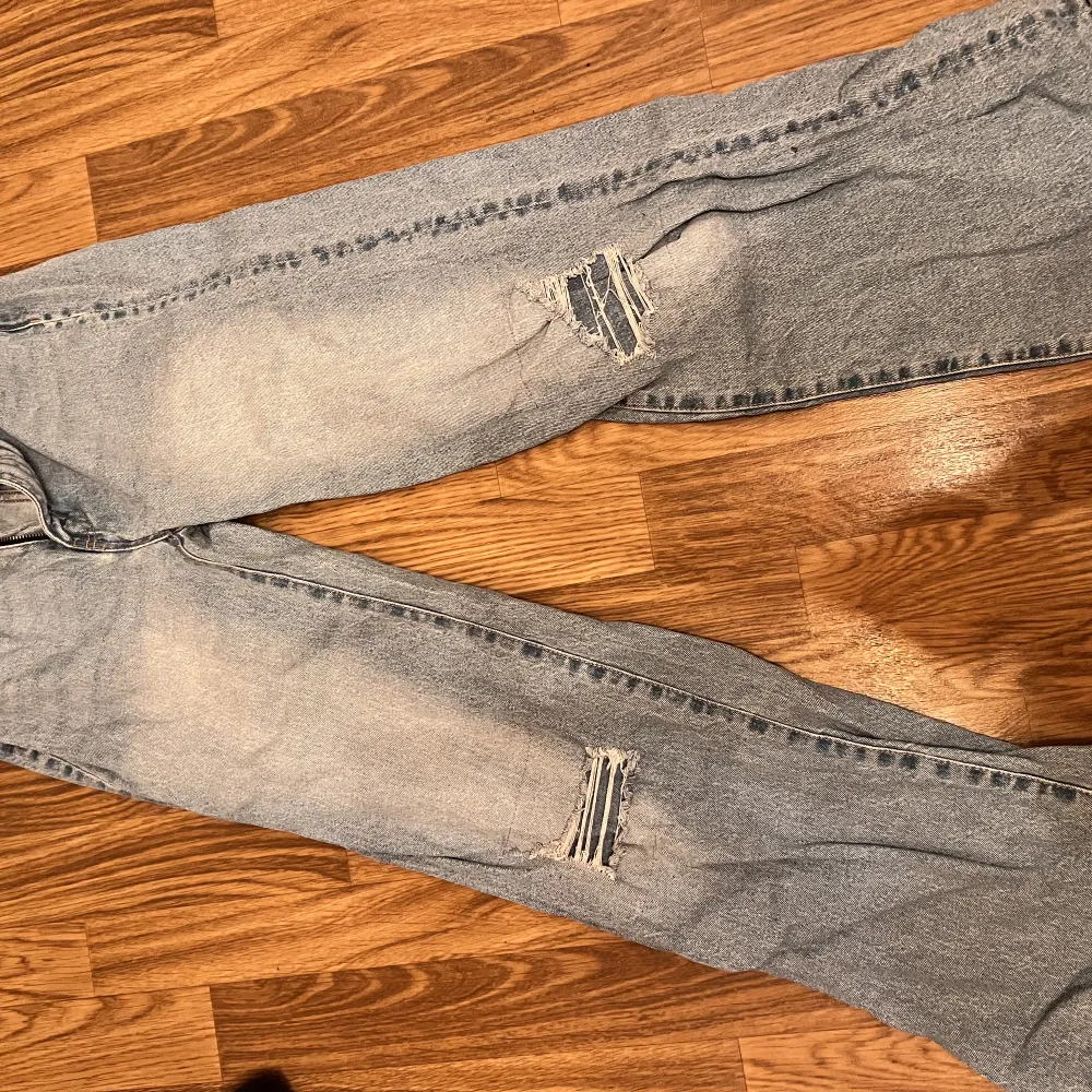 Jeans i barn storlek (170) från Lager 157 men har suttit bra på mig som har storlek S. Jeans & Byxor.