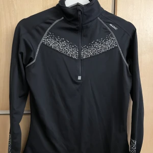 Träningsjacka - Träningsjacka. Aldrig använd.