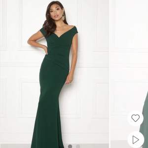 Grön super fin klänning, använd 1 kväll. Storlek xl, pris kan diskuteras vid snabb affär 