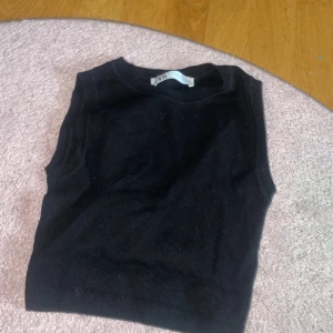 Säljer denna tröja - Zaras storlek M pris kan diskuteras.❤️