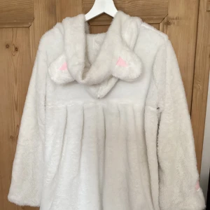 Kattröja/jacka - Jätte mjuk och söt katttröja. Näst intill oanvänd.