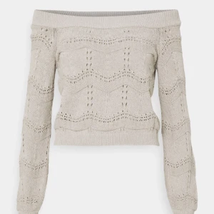 Off shoulder tröja - Säljer min jättefina tröja, eftersom jag fick två i födelsedagspresent. Aldrig andvänt, nyskick❤️