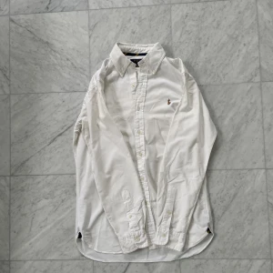 Ralph Lauren skjorta S - Säljer nu denna feta och stiliga Ralph Lauren skjorta i storlek S