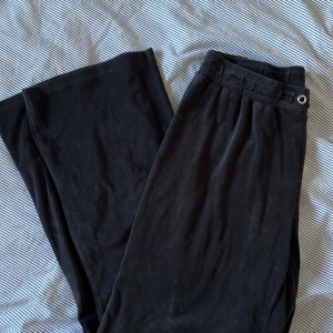 Mjukisbyxor  - (Tryck inte på köp nu direkt) supersköna byxor från gina tricot, kolla gärna min profil❤️