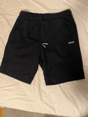 Hugo Boss shorts  - Storlek S 