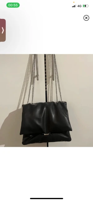 Väska - Snygg väska som inte kommer till användning, som ny. Tror inte den säljs på hm längre (inte mina bilder)