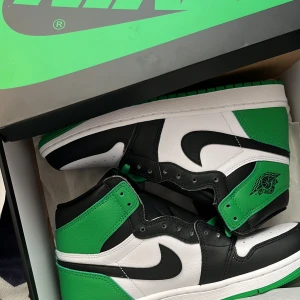 Air Jordan retro High OG lucky green - Helt nya oanvända storlek 42,5