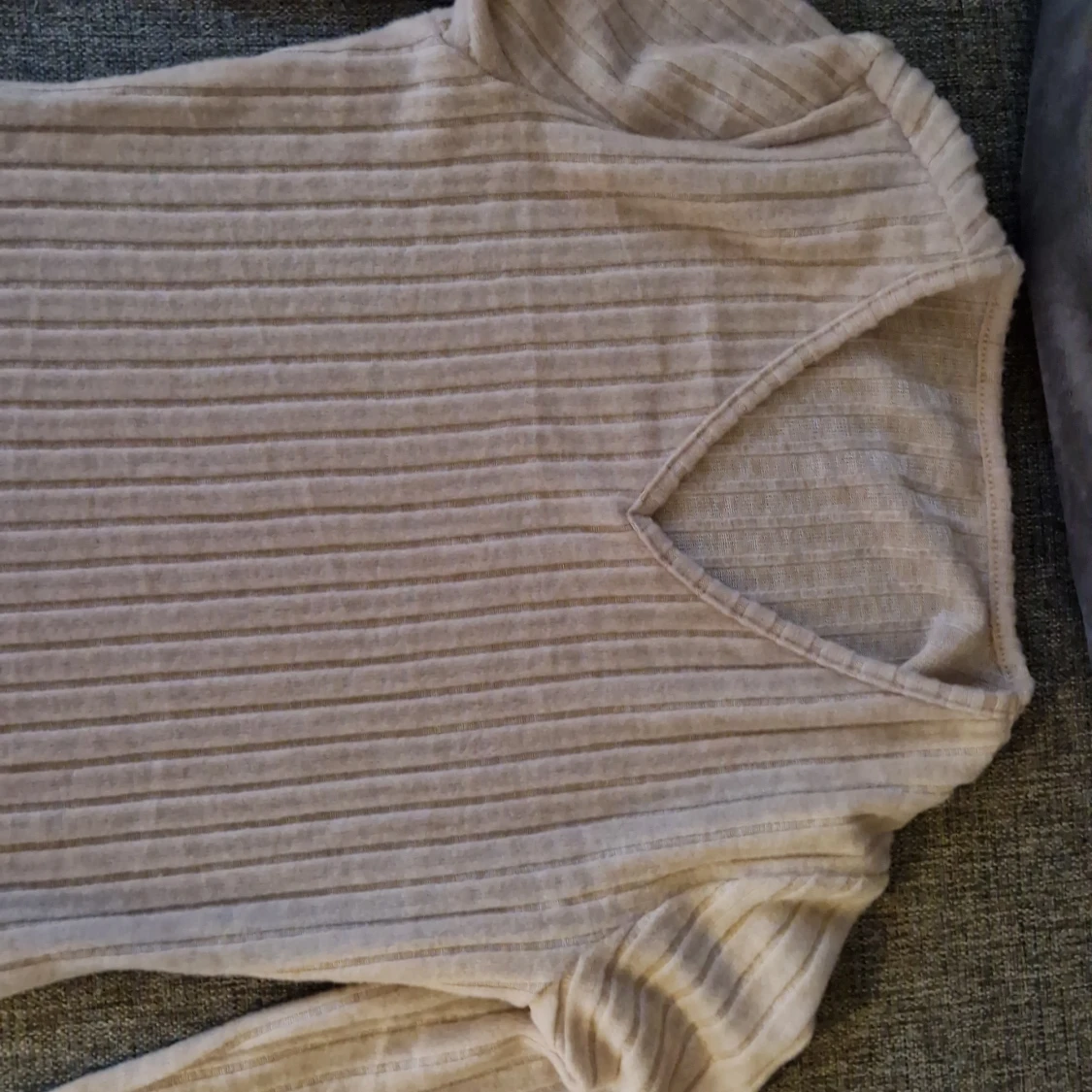 En tunn shein tröja - 91