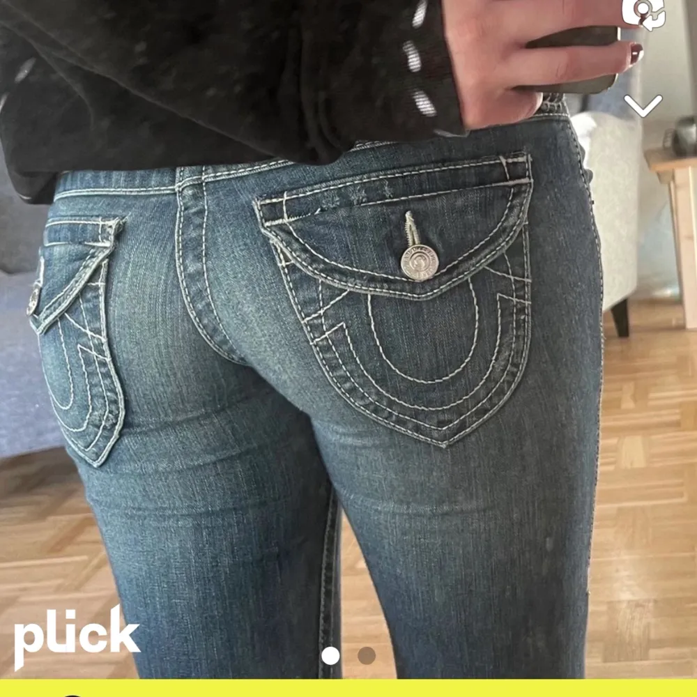 Ett par jätte fina true religion jeans, köpte dom på Plick för nån dag sen. Inte mina bilder då dom tyvär inte passade!  Säljer vid bra bud!. Jeans & Byxor.