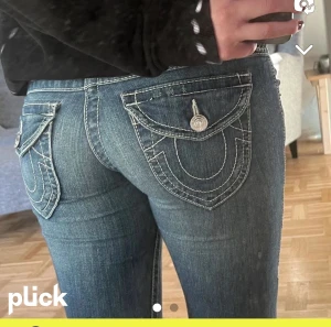 true religion jeans! - Ett par jätte fina true religion jeans, köpte dom på Plick för nån dag sen. Inte mina bilder då dom tyvär inte passade!  Säljer vid bra bud!
