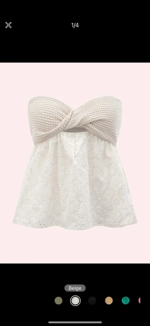 Fin bandeau topp - Säljer en super fin bandeau topp från shein, prislapp finns. Aldrig använd! 💗Passar mig som är är S väldigt bra men skulle säga att den passar XS och M också då den är väldigt stretchig.  Kom provat för mer bilder😃