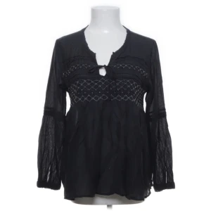 blå blus  - blus från oddmolly, köpt från sellpy!! storlek m men passar s 