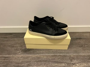 Arigato skor - Skorna är i väldigt bra beg skick, Storlek:44, pris:1000kr