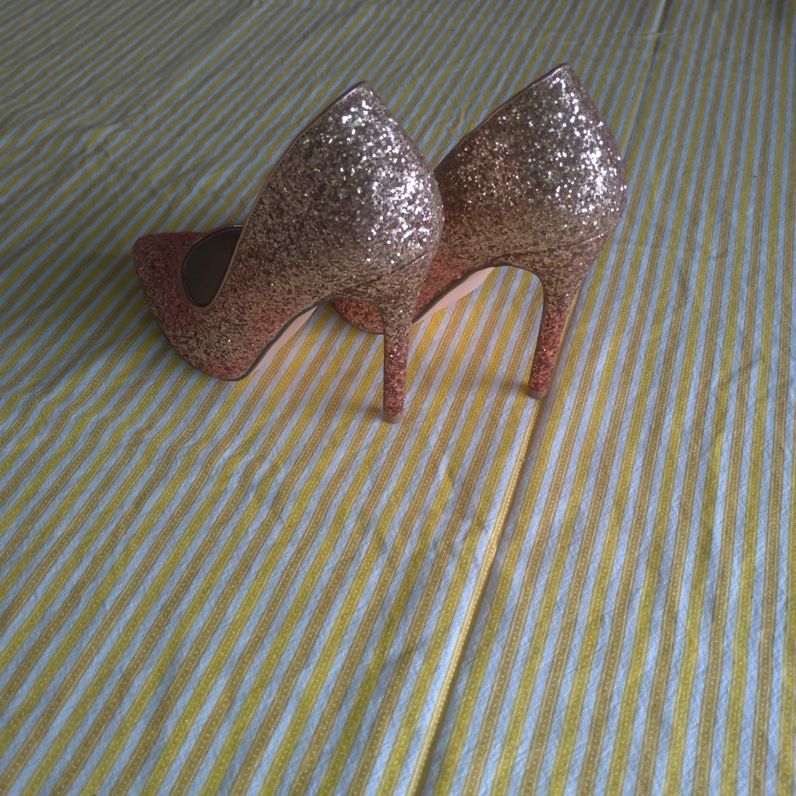 Sparkly pink high heels  - 91