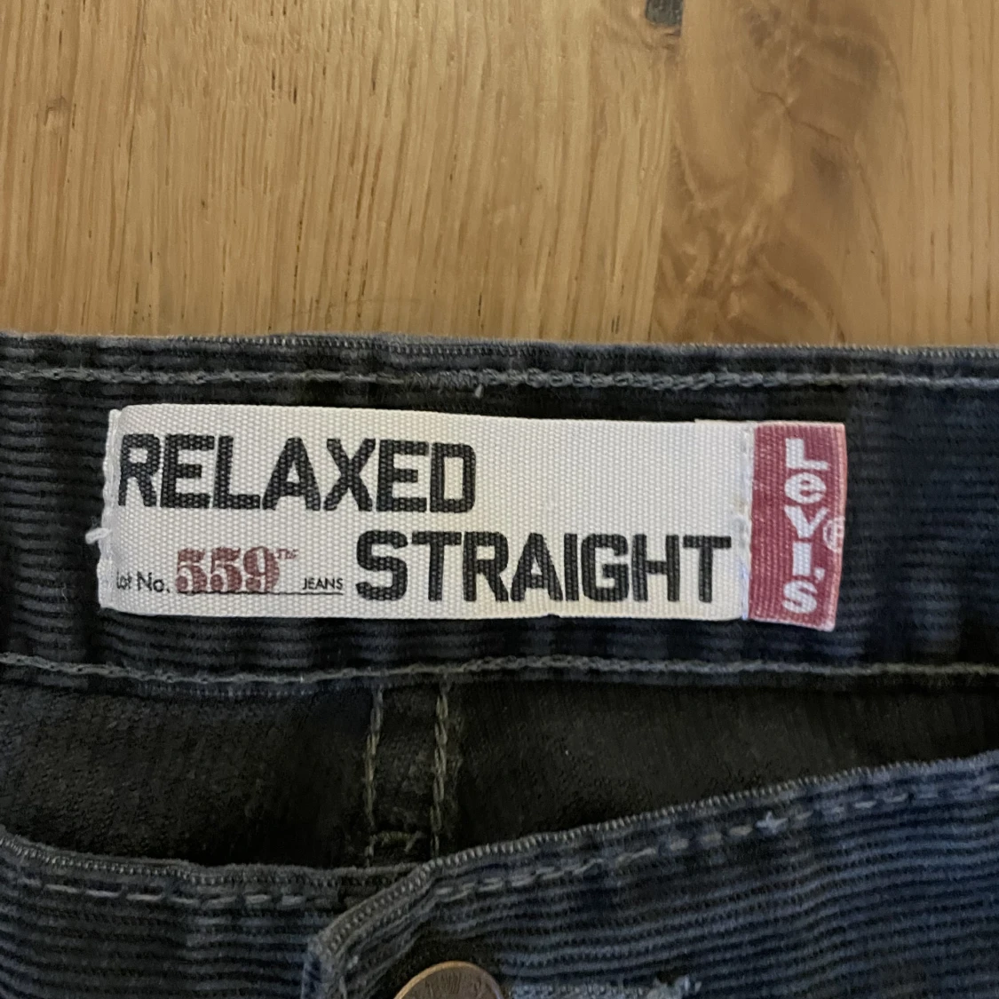 Vintage grå Levi’s 559 corduroy byxor - 91
