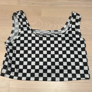 Sommartopp - Tunn sommartopp från shein 🖤🤍