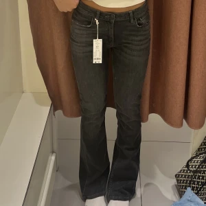 Gina jeans - jättebra skick! Strl 164 från gina young