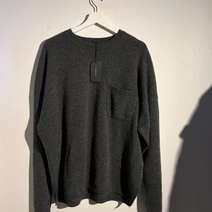 Paulandfriends stickad - Oanvänd med taggen på, stor i storleken, billigare vid snabbaffär