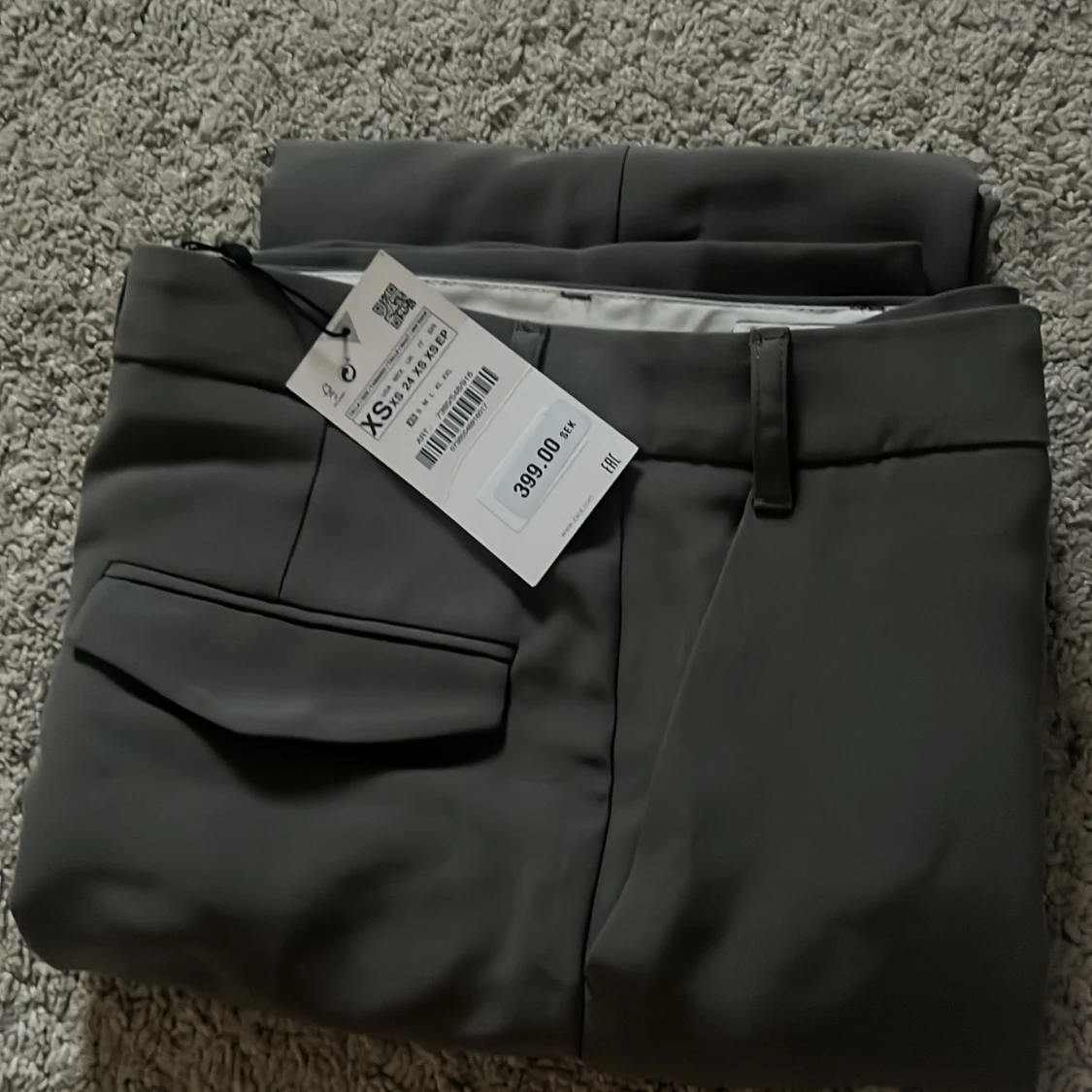 Zara kostymbyxa - 90