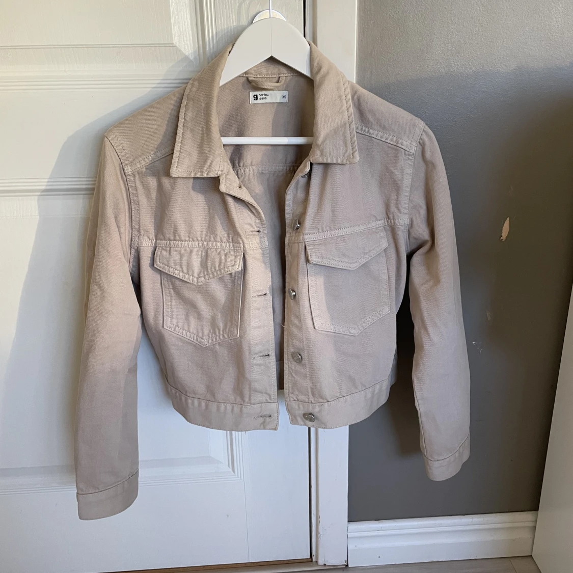 Beige jeansjacka croppad