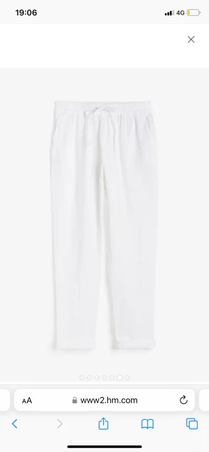 Linnebyxor - Säljer dessa as najs linnebyxor. Sjukt snygga och kommer passa perfekt nu i sommar! De är nästan aldrig använda samt sparsamt använda när jag väl använt dem. Bilderna är lånade men ser nästan likadana ut. (De är vita) skriv för fler bilder❤️