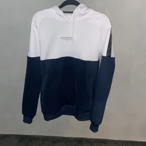 Mckenzie luvtröja - Skick 10/10 nypris 700 mitt pris 249