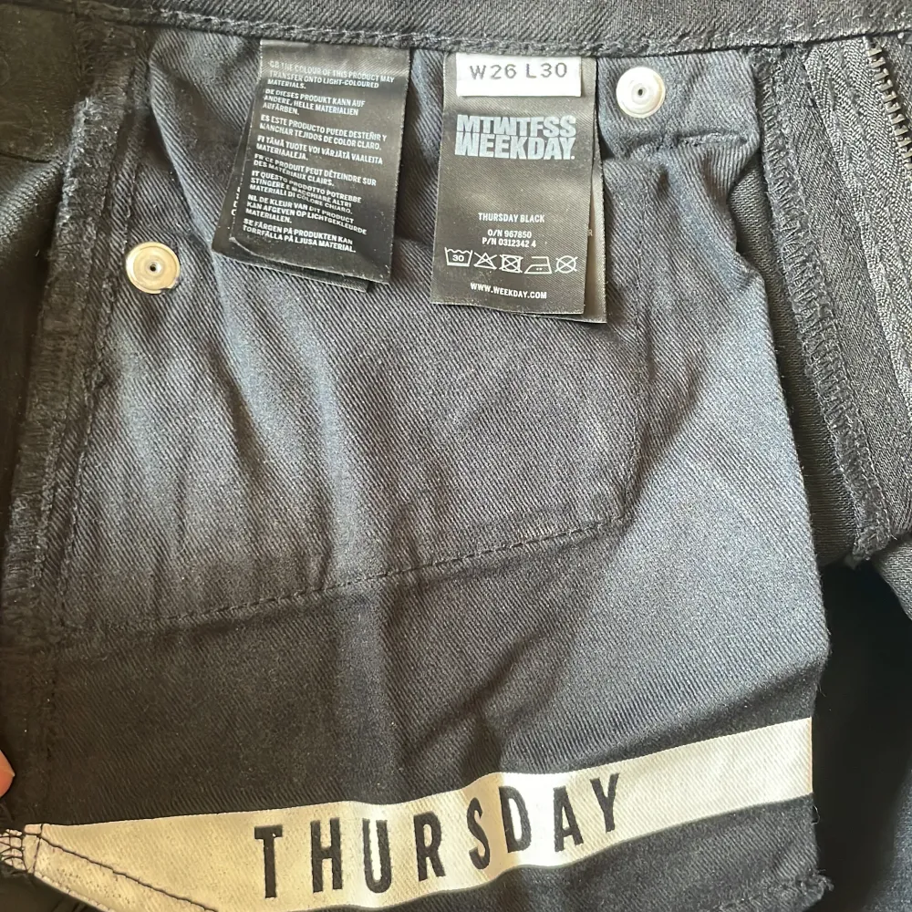 Thursday black  Smala jeans med stretch  Nypris: 550kr  I nyskick . Jeans & Byxor.