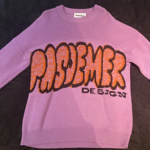 PASDEMER shirt - Pasdemer italia stickad tröja storlek M men lite stor knappt använd köpt för 2000 säljs för 500