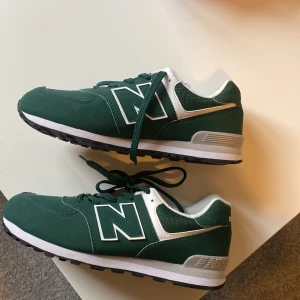 New Balance - Helt nya & oanvänga mörkgröna new balance!