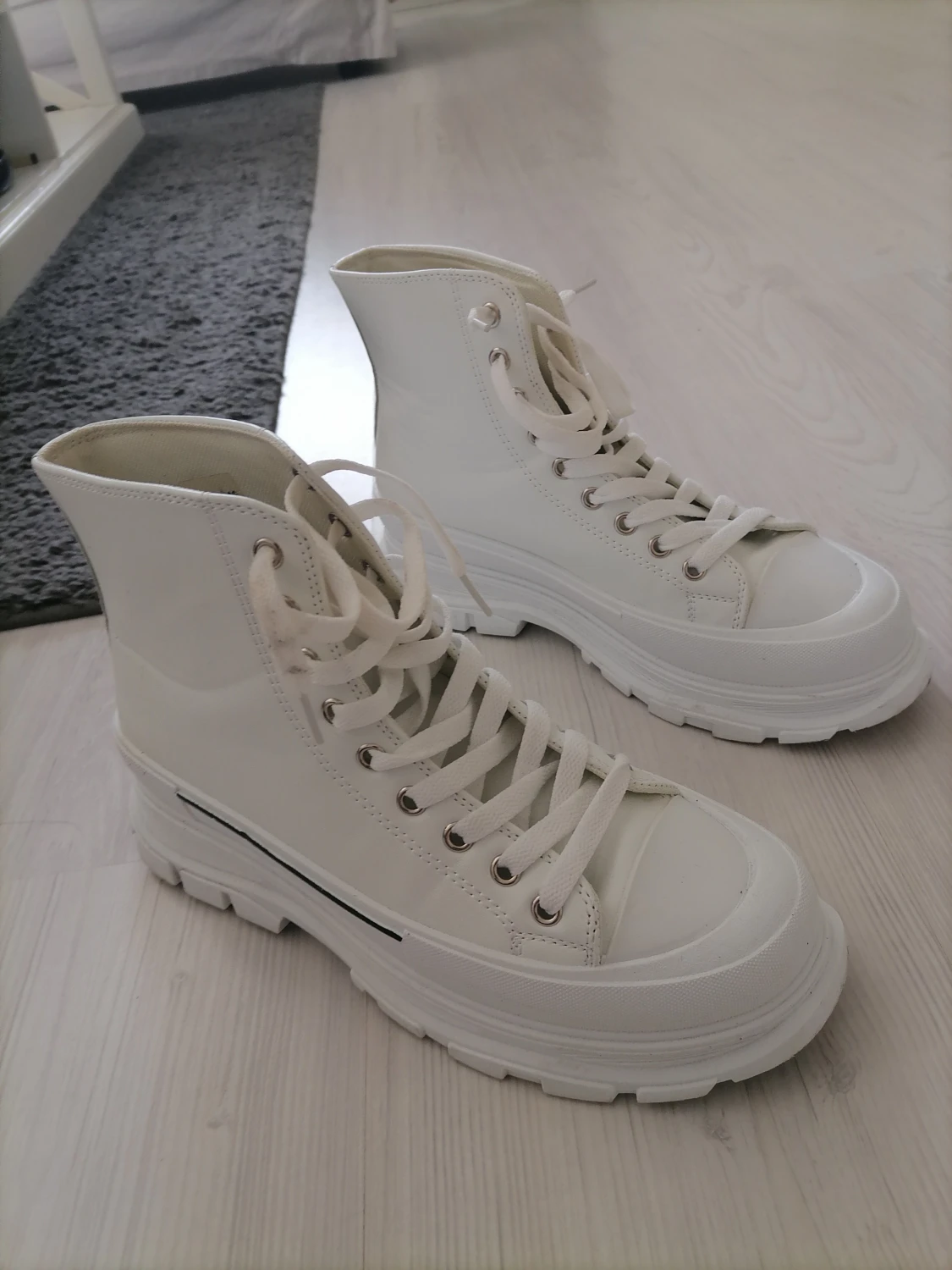 Sneakers beställda från Sixtydays storlek 39 - 90