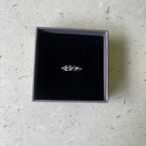 Edblad ring - Säljer min fina Edblad ring då ja bytt till guldsmycken, Den är i storlek S (16,8 mm), pris kan diskuteras💕
