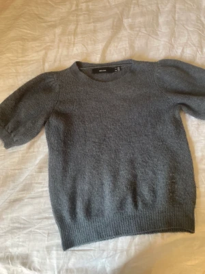 Veromoda tröja  - Säljer denna tröja från veromoda i storlek s nyskick. Kostar nyköpt 199kr