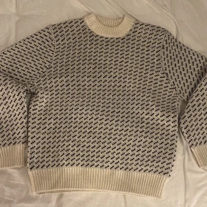 stickad tröja - fin stickad tröja perfekt till hösten!
