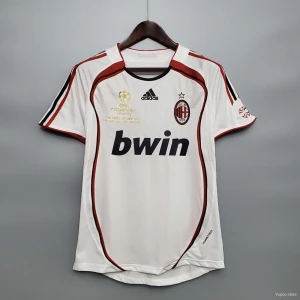 AC MILAN 2006/2007 RETRO TRÖJA - EN AC MILAN RETRO TRÖJA FRÅN DET ÅRET DE VANN CHAMPIONS LEAGUE. FRI FRAKT🚚   +50kr för tryck👕