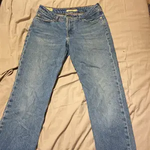 Low Waist jeans från Levis använda ett fåtal gånger ny pris 1200