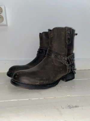 Emp kängor - Kängor i strlk 40 från Emp i bra skick