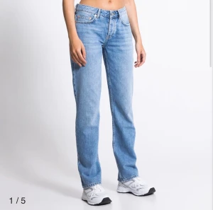 Jeans - Jätte fina jeans i modellen ”icon” från lager 157💗Säljer pga används inte så mycket, de är använda runt 5 ggr. TRYCK INTE KÖP NU! Skriv för egna bilder💗 Köptes för 400kr. Pris kan diskuteras👍🏻