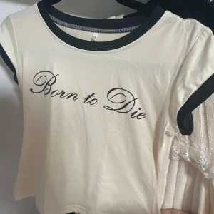 Lana Del Ray tshirt  - Lana del ray t shirt, lite croppad, priset går att diskutera, dm för fler frågor  