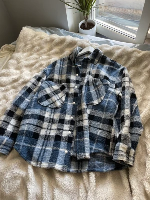 Plädjacka - Superbra skick. Strl Xs men passar lika bra för en S. 