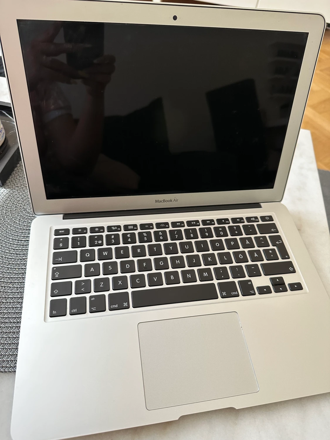 MacBook Air  - 90