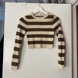 Topp - Super fin randig topp från Zara 
