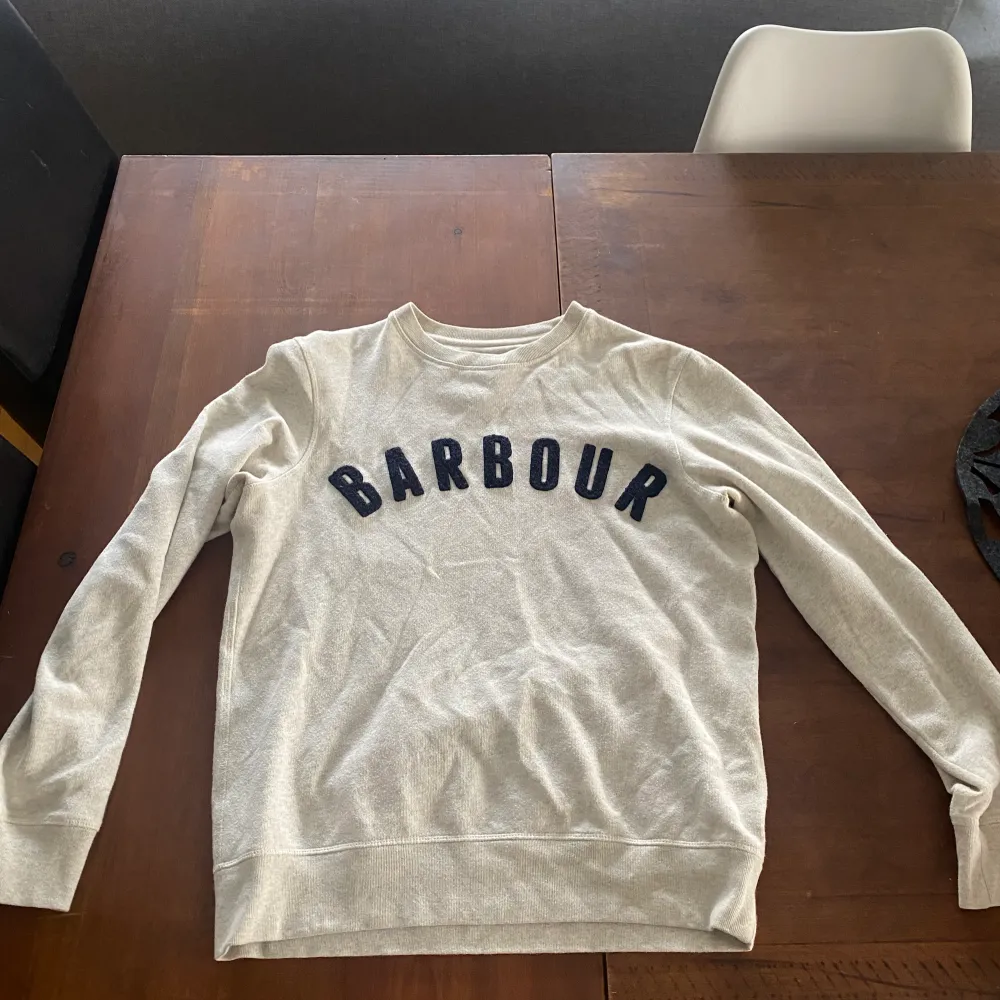 Barbour Prep Logo Sweatshirt i Beige Cond 9/10. Hoodies.