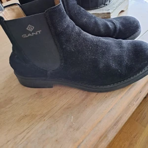 Skor  - Skor av märket Gant. Skorna är i väldigt fint skick. Stl 43