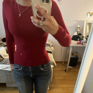 Röd backless tröja - Trendig backless tröja ❤️ skriv om du är intresserad ❤️